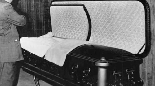 Autopsyfiles.org - Marilyn Monroe Death Photos - Page 1